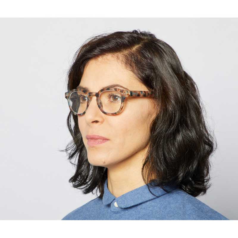 Woman wearing Izipizi Reading Glasses # C - The Retro - Blue Tortoise