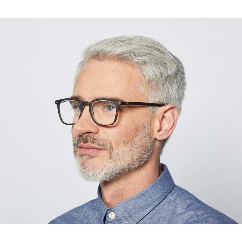 Woman wearing Izipizi Paris Reading Glasses # E - The Trapeze - Tortoise