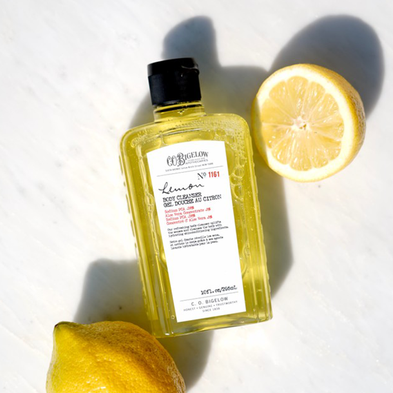 Lemon Body Cleanser with half lemons 